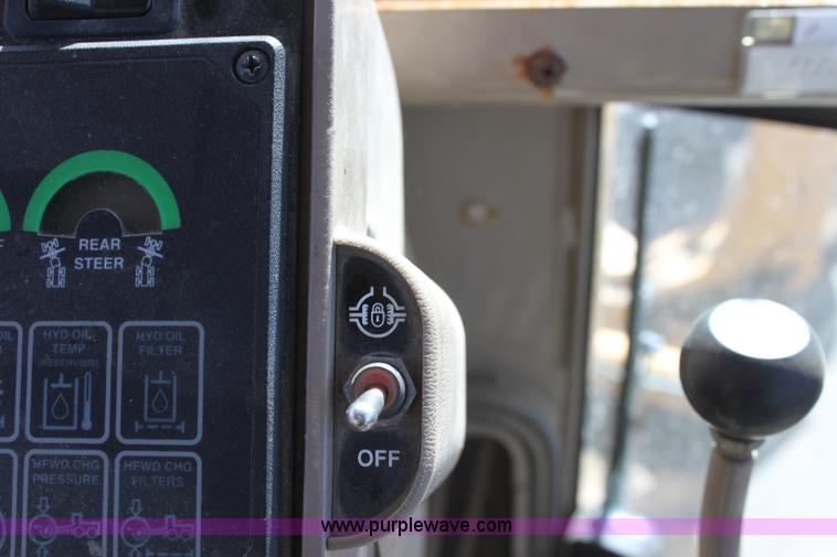 image for item B8578 1998 John Deere 770CH motor grader