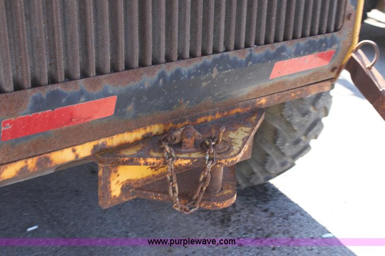 image for item B8578 1998 John Deere 770CH motor grader