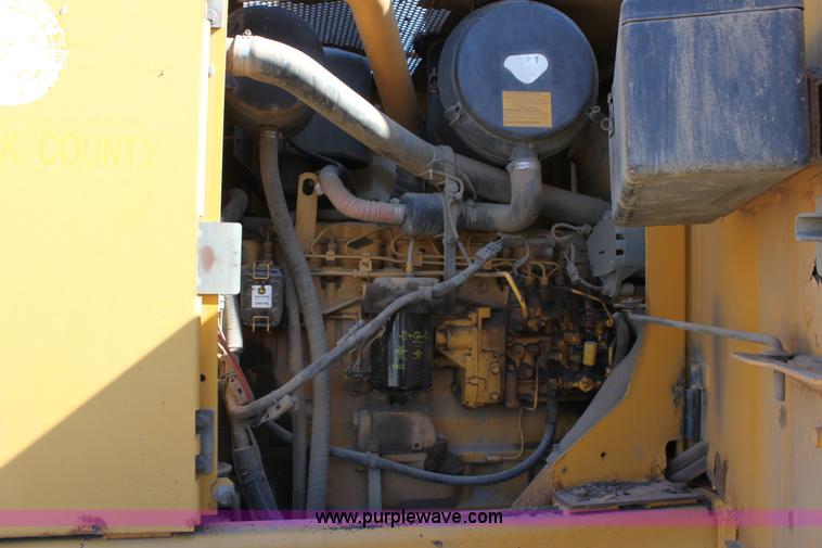 image for item B8578 1998 John Deere 770CH motor grader