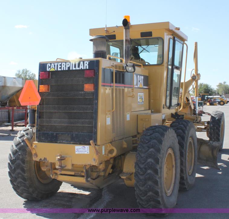 image for item B8579 2000 Caterpillar 140H motor grader