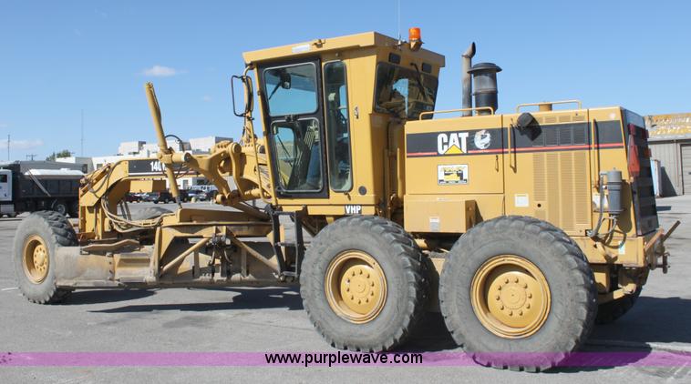 image for item B8579 2000 Caterpillar 140H motor grader