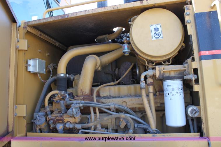 image for item B8579 2000 Caterpillar 140H motor grader