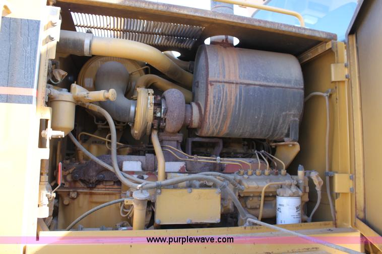 image for item B8579 2000 Caterpillar 140H motor grader