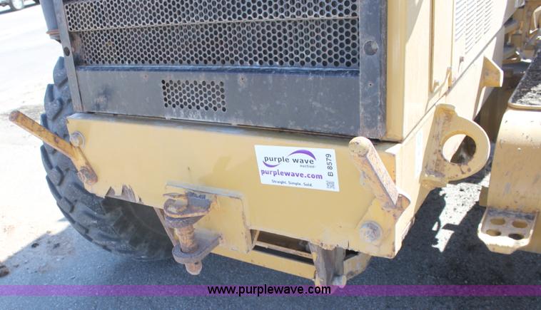 image for item B8579 2000 Caterpillar 140H motor grader