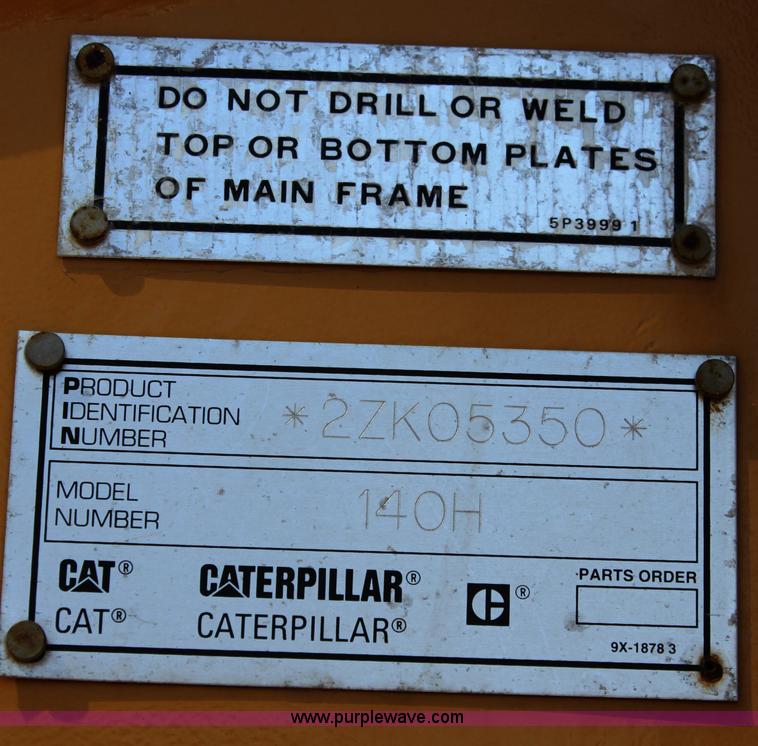 image for item B8579 2000 Caterpillar 140H motor grader