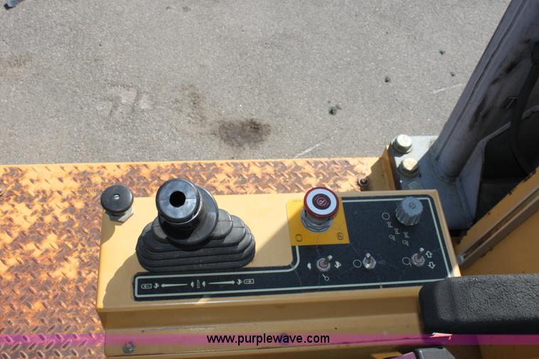 image for item B8619 Caterpillar PS-150B pneumatic compactor