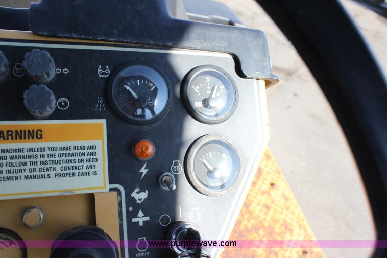 image for item B8619 Caterpillar PS-150B pneumatic compactor