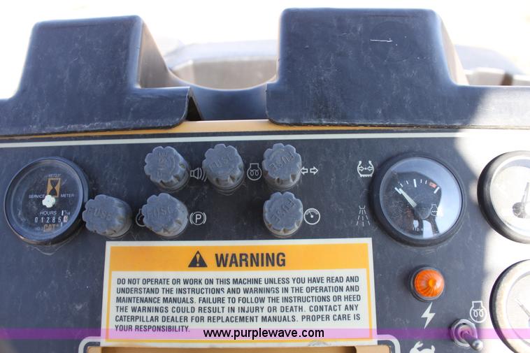 image for item B8619 Caterpillar PS-150B pneumatic compactor