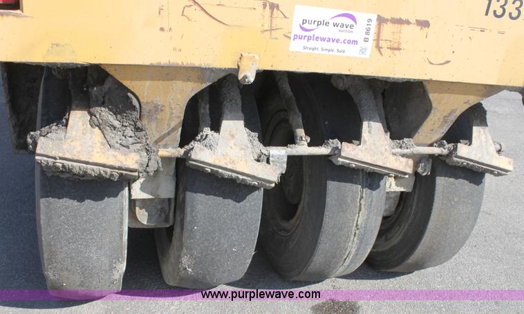 image for item B8619 Caterpillar PS-150B pneumatic compactor