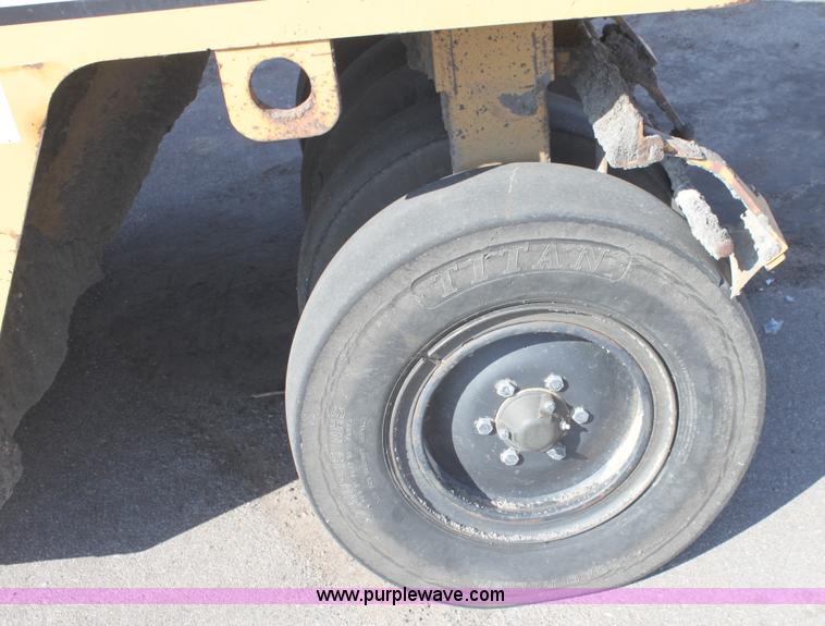 image for item B8619 Caterpillar PS-150B pneumatic compactor