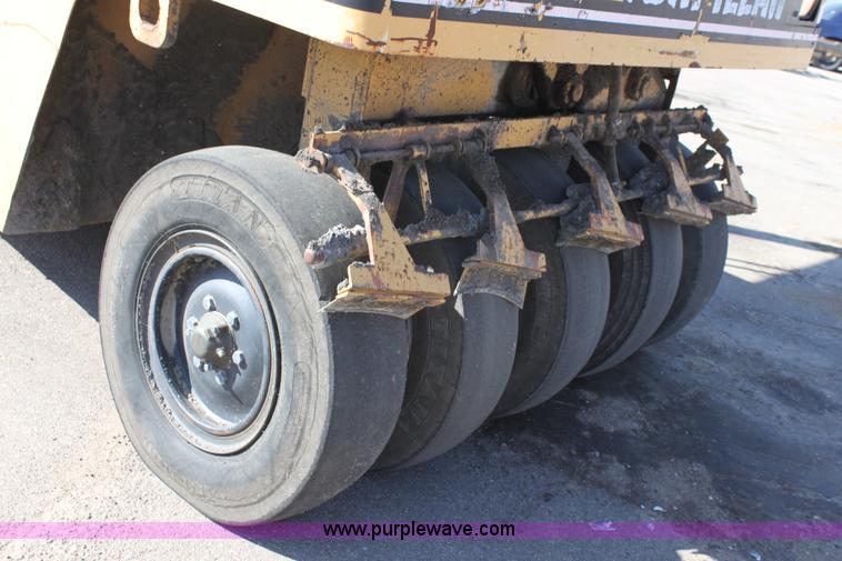 image for item B8619 Caterpillar PS-150B pneumatic compactor