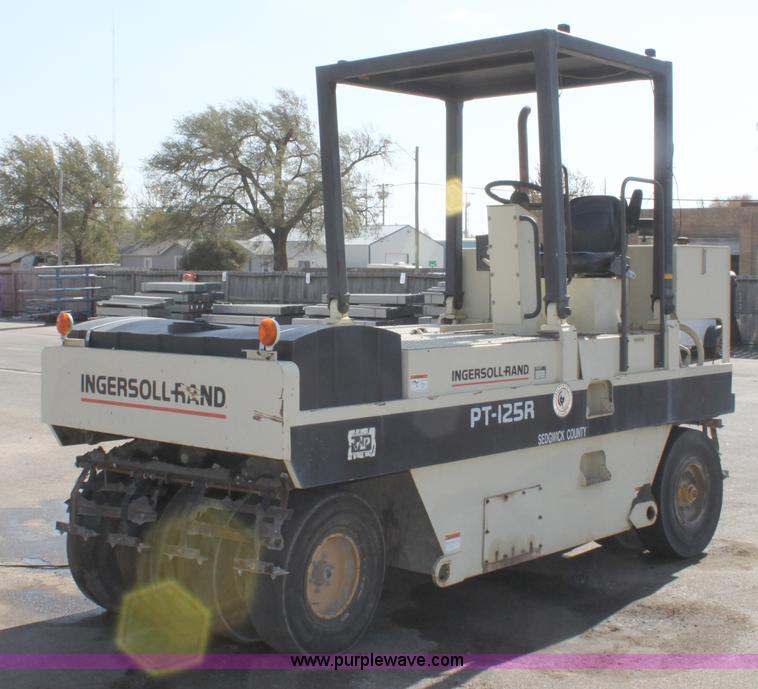 image for item B8620 Ingersoll Rand PT-125R pneumatic compactor