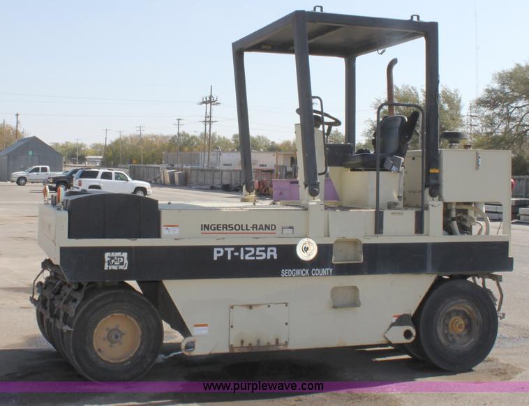 image for item B8620 Ingersoll Rand PT-125R pneumatic compactor