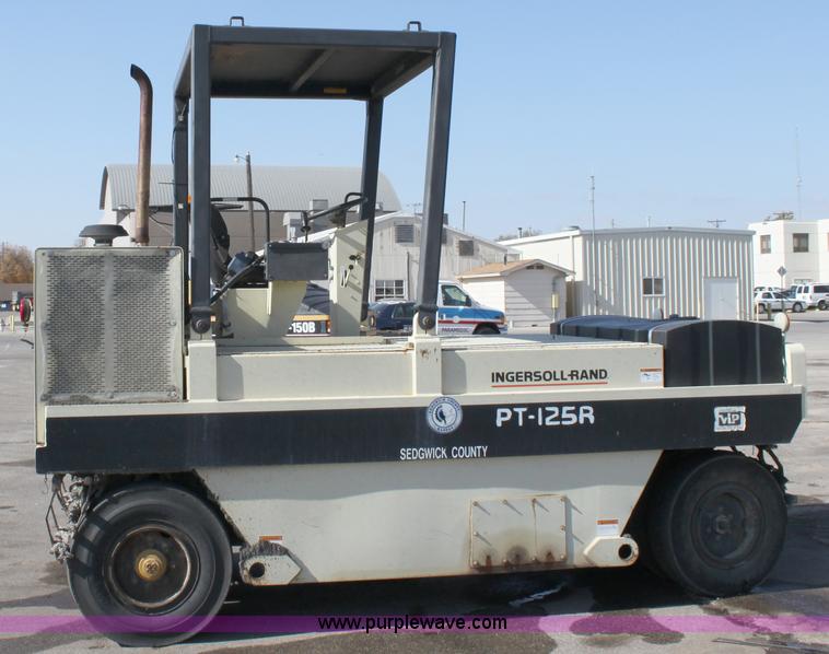 image for item B8620 Ingersoll Rand PT-125R pneumatic compactor