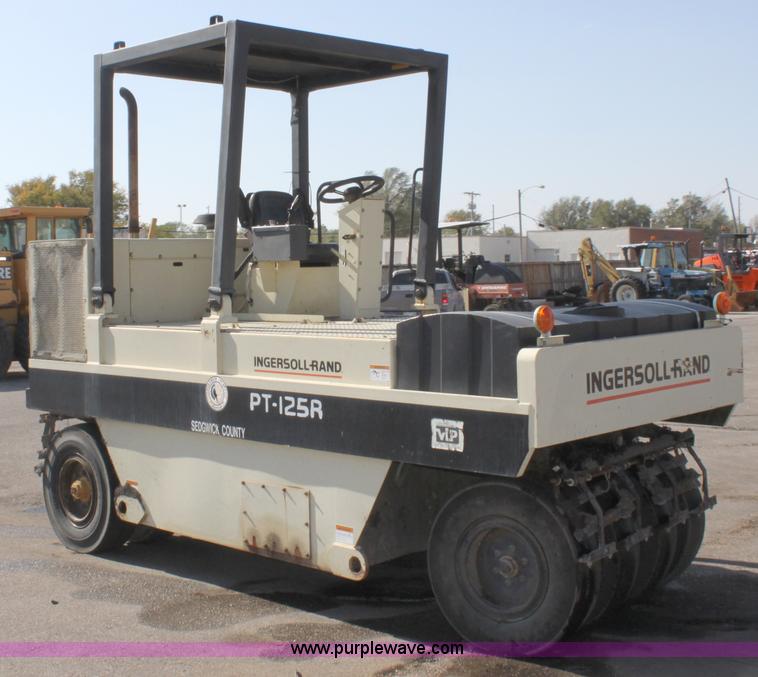 image for item B8620 Ingersoll Rand PT-125R pneumatic compactor