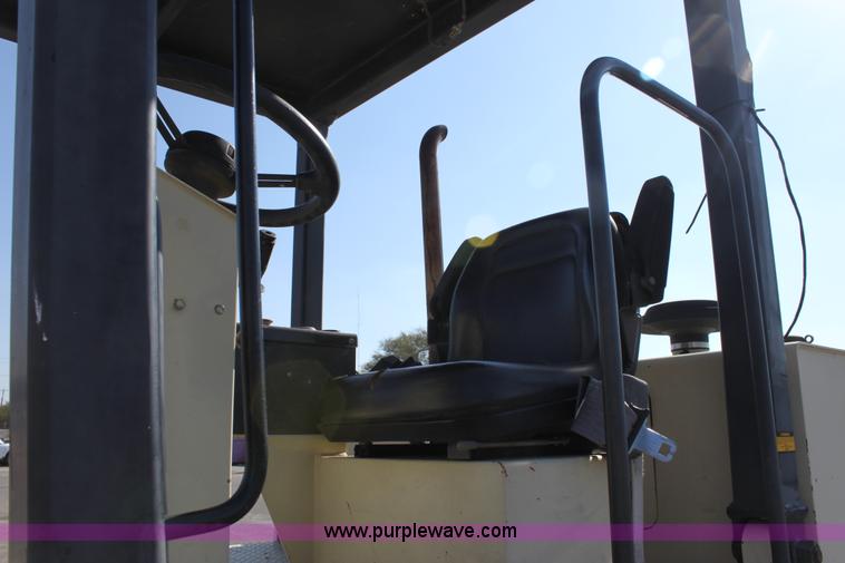 image for item B8620 Ingersoll Rand PT-125R pneumatic compactor