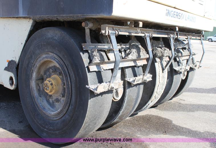 image for item B8620 Ingersoll Rand PT-125R pneumatic compactor