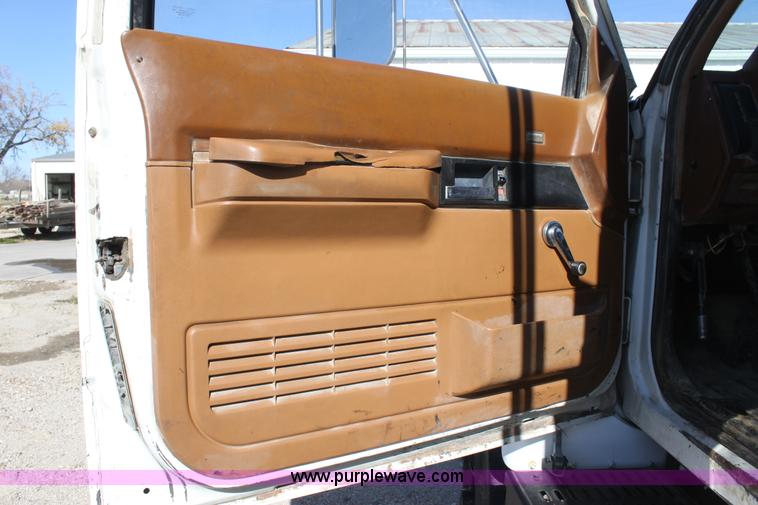 image for item B8663 1990 Chevrolet Kodiak dump truck