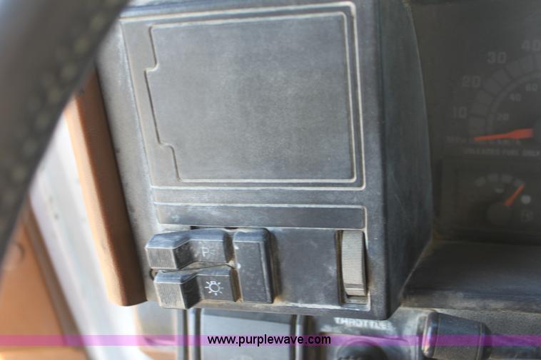 image for item B8663 1990 Chevrolet Kodiak dump truck