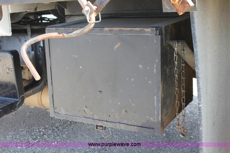 image for item B8663 1990 Chevrolet Kodiak dump truck