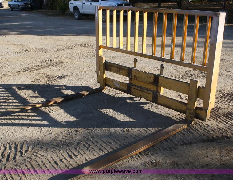 image for item B9433 Pallet forks