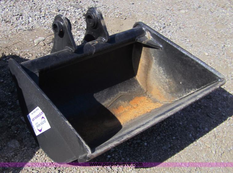 image for item C5125 Takeuchi TB035 30" excavator bucket