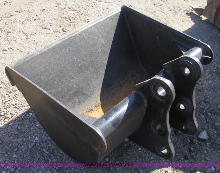 image for item C5125 Takeuchi TB035 30" excavator bucket