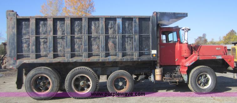 image for item C5166 1973 Mack DM800 dump truck