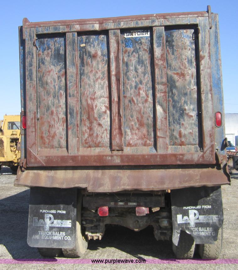 image for item C5166 1973 Mack DM800 dump truck