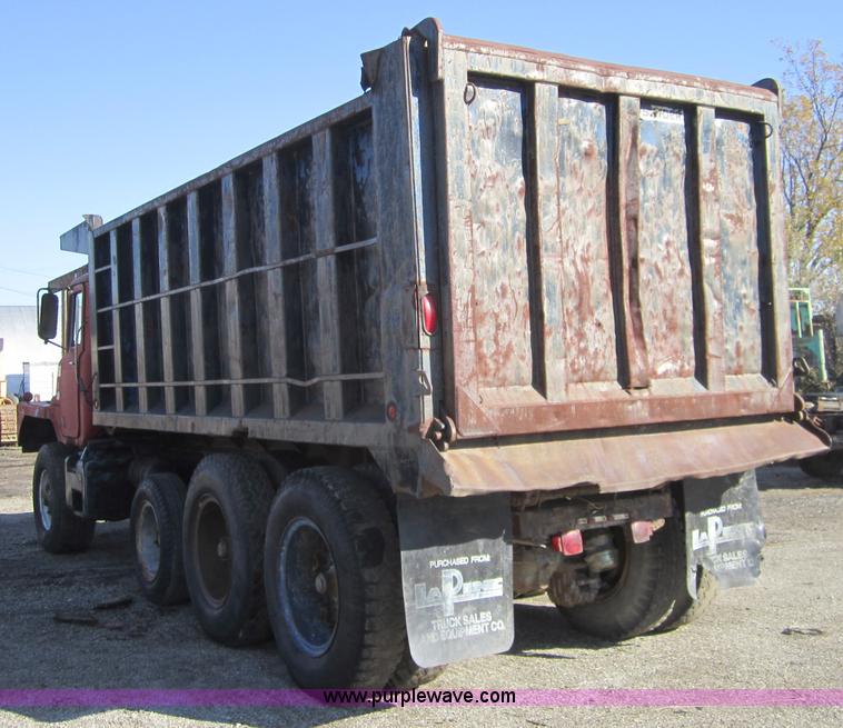 image for item C5166 1973 Mack DM800 dump truck
