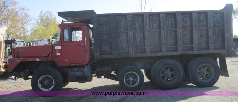 image for item C5166 1973 Mack DM800 dump truck