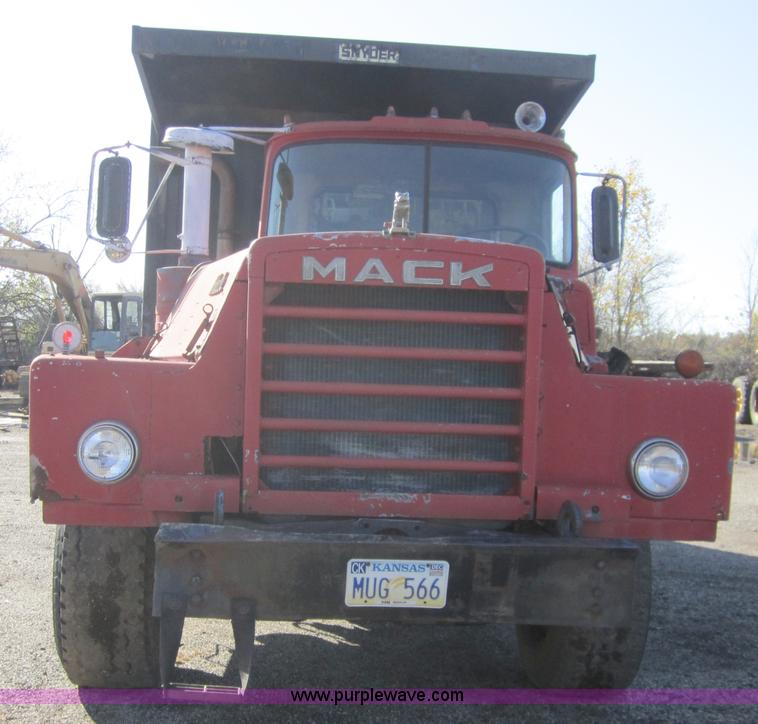 image for item C5166 1973 Mack DM800 dump truck
