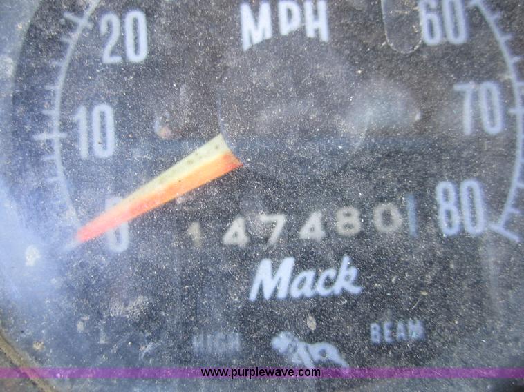 image for item C5166 1973 Mack DM800 dump truck