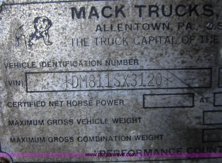 image for item C5166 1973 Mack DM800 dump truck