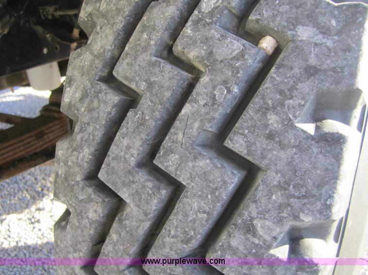 image for item C5217 1997 International 4700 dump truck