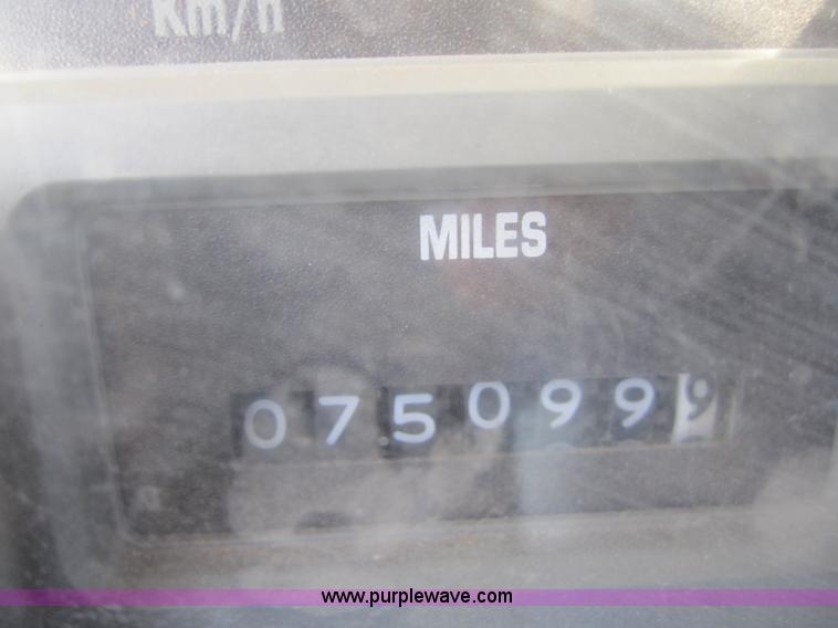 image for item C5217 1997 International 4700 dump truck