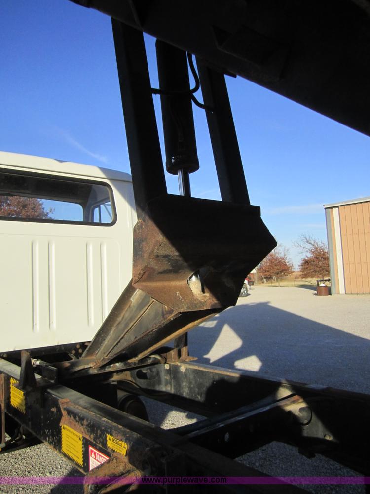 image for item C5217 1997 International 4700 dump truck