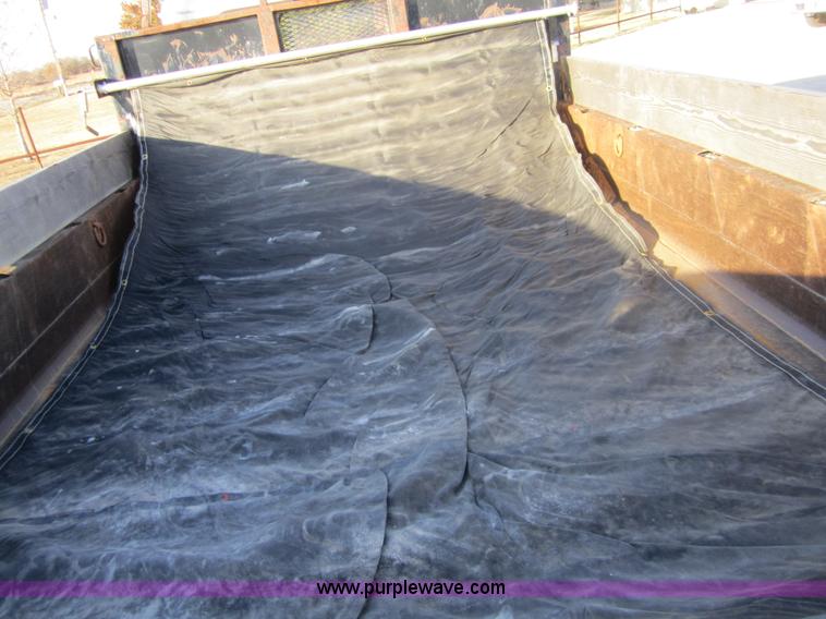 image for item C5217 1997 International 4700 dump truck