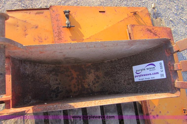 image for item C5220 Case 12" backhoe bucket with three teeth