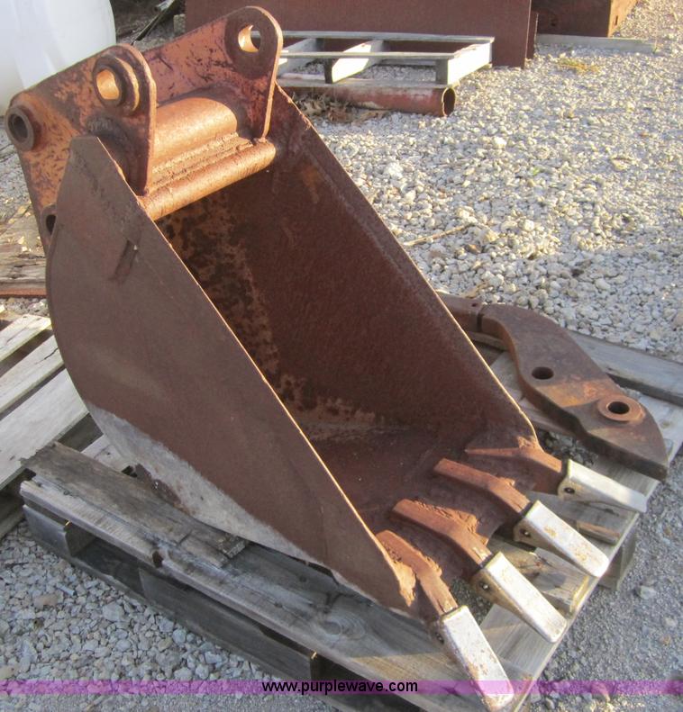 image for item C5222 Case 16" back hoe bucket
