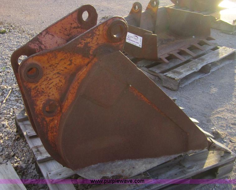 image for item C5222 Case 16" back hoe bucket