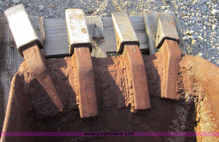 image for item C5222 Case 16" back hoe bucket