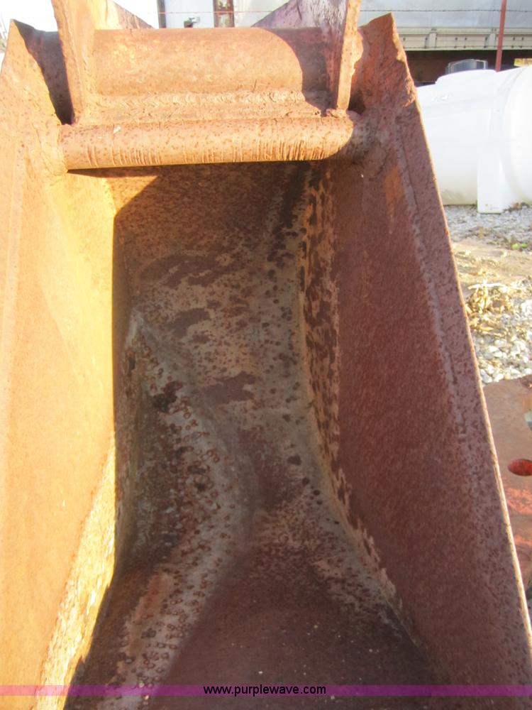 image for item C5222 Case 16" back hoe bucket