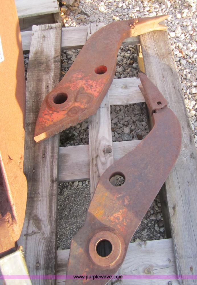 image for item C5222 Case 16" back hoe bucket