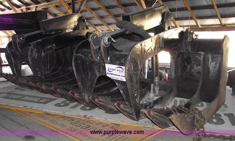 image for item C5710 2011 Solesbee 55984 84" heavy duty grapple bucket