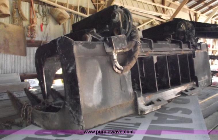 image for item C5710 2011 Solesbee 55984 84" heavy duty grapple bucket
