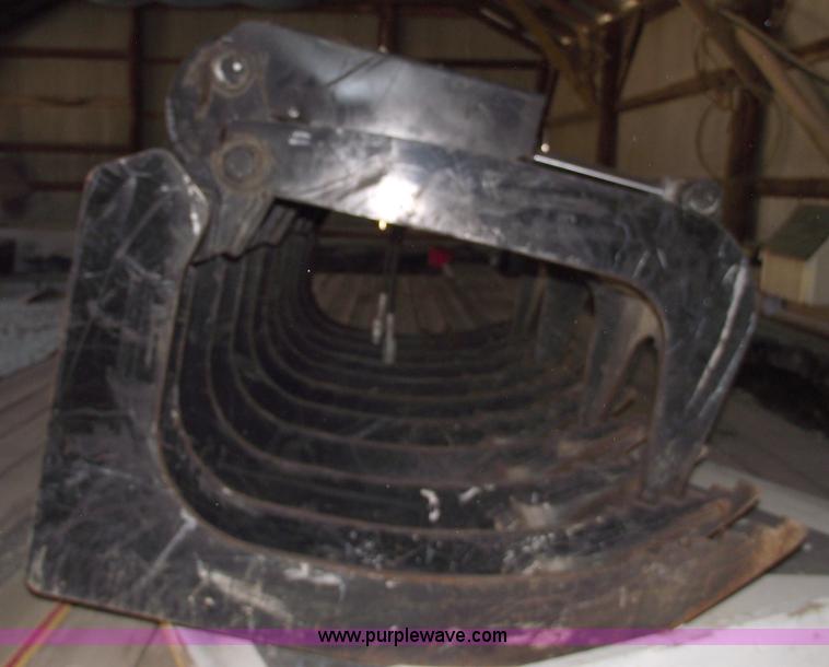 image for item C5710 2011 Solesbee 55984 84" heavy duty grapple bucket