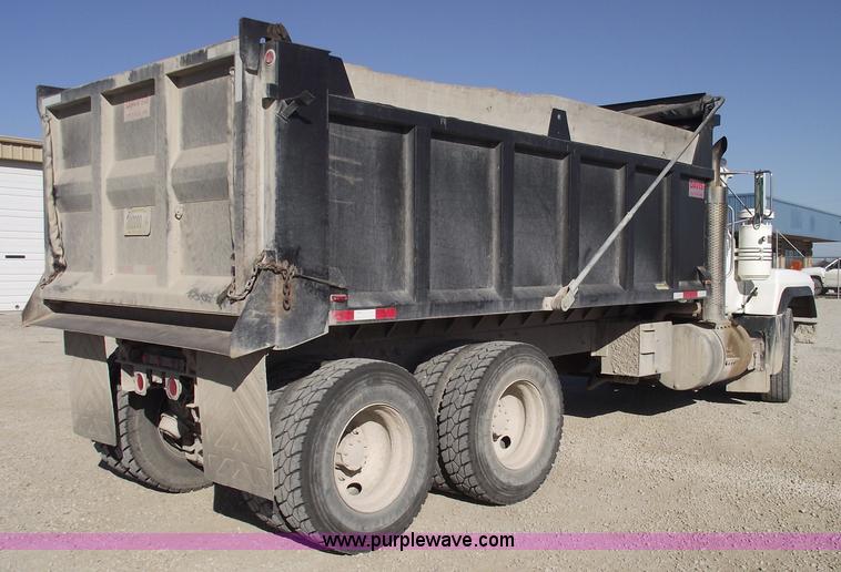 image for item C5715 1999 Mack RD688S dump truck