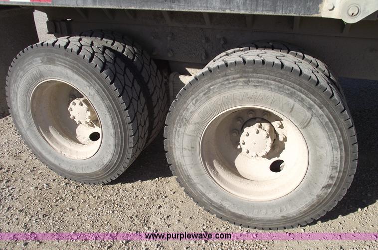 image for item C5715 1999 Mack RD688S dump truck