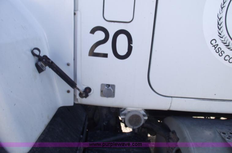 image for item C5715 1999 Mack RD688S dump truck